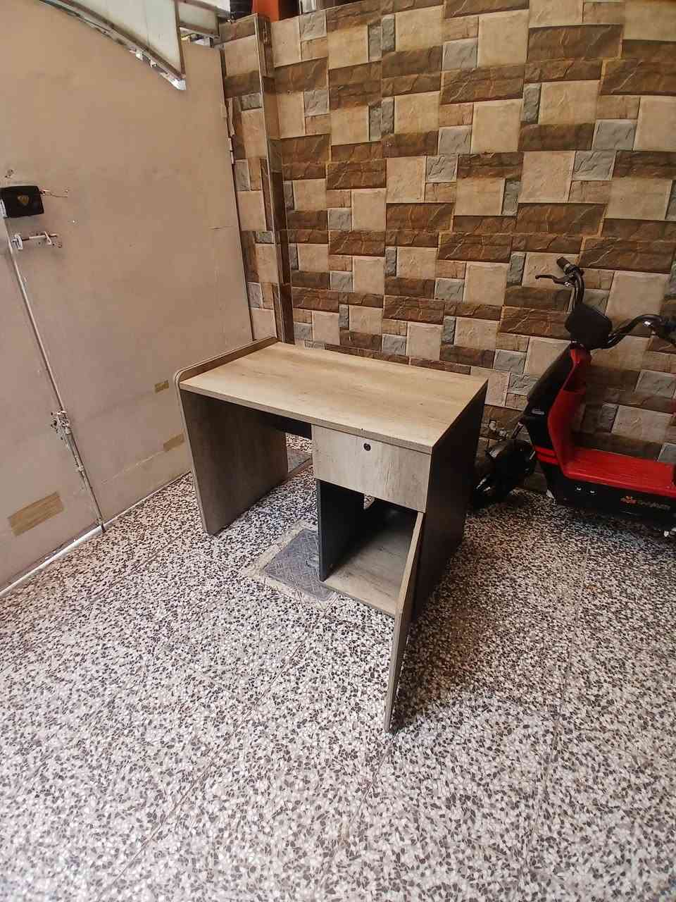 سلام عليكم
ميز وكتبه مال دراسه للبيع جداً نضيف 
الرقم والاستفسار *********** بي واتساب 
العنوان/ بغداد_الخطيب الزراعي شارع مشمشه قرب اسواق تفاحه
