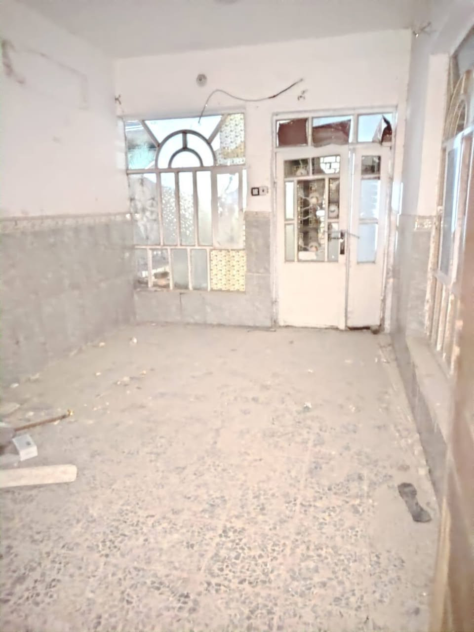 بيت للأيجار مساحته 100م قرب بانزين خانة اضواء الوفاء سعر 350الف قفلة الاستفسار اتصل على هذا الرقم ***********
