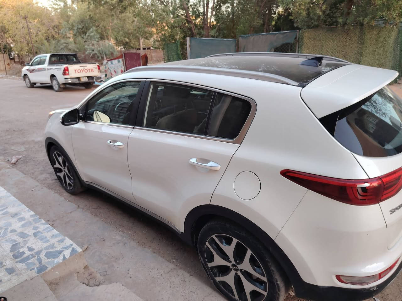 السلام عليكم
سبورتج أمريكي ٢٠١٧ فئةsx  ٢٠٠٠ تيربو
فول مواصفات
حادثها وسونار موجود بالصور مكينه مبدل ولفات السيارة بأسمي السعر ١٣٥ 
ملاحظة السيارة فول مواصفات كل المواصفات بيها 
مكاني بغداد العبيدي
***********
