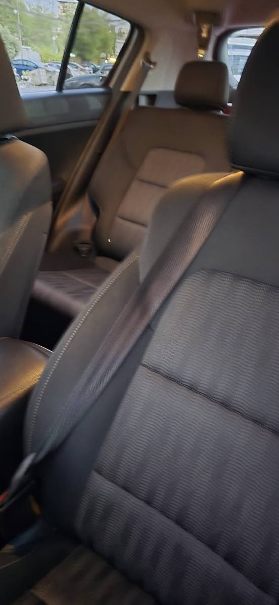سلام عليكم سبورتج وارد امريكي باب خلفي رقمها بغداد باسمي سياره جديده حيل تبريد صدر تاير كلا جديد للستفسار *********** السعر ١٦٥ وبيها مجال بسيط
