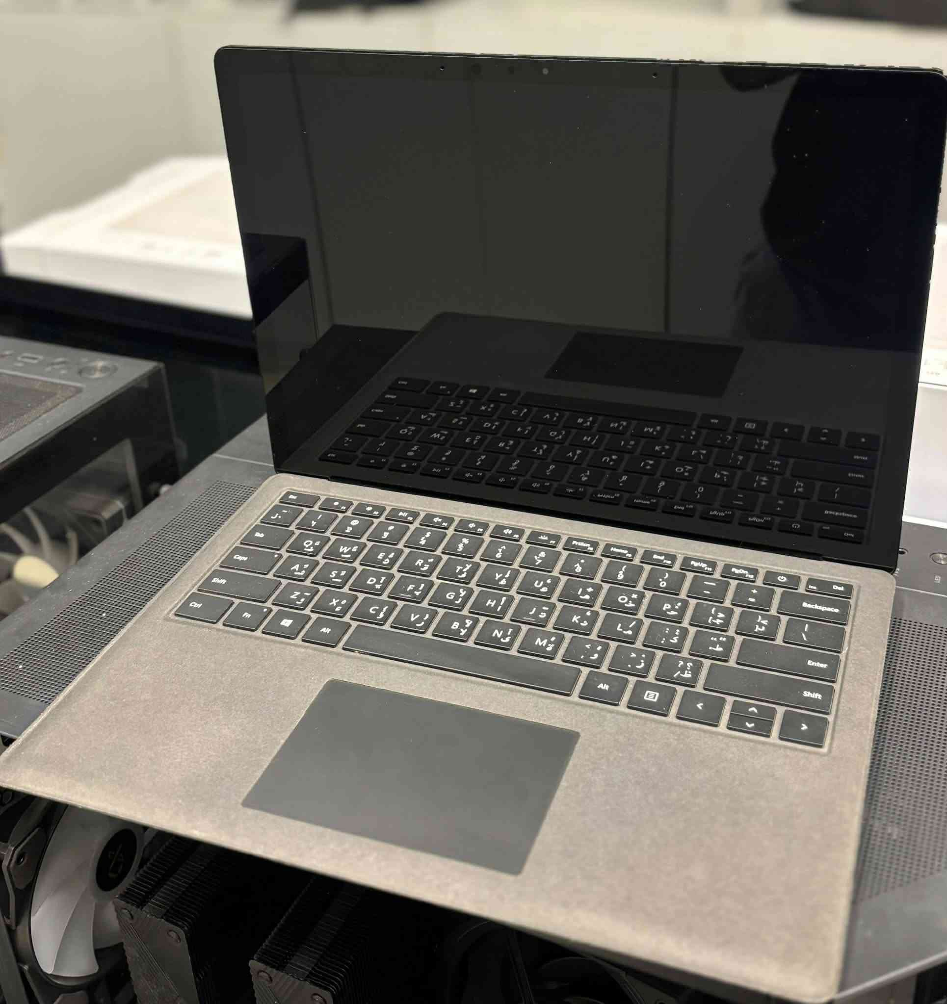 Surface • كور i7 • شاشة لمس 13.6 3K