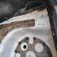 على بركة الله ازيرا ٢٠٠٩ أبيض صدفي اكيد شركة الكاصد ماشية ١٩٠ الف بيها...