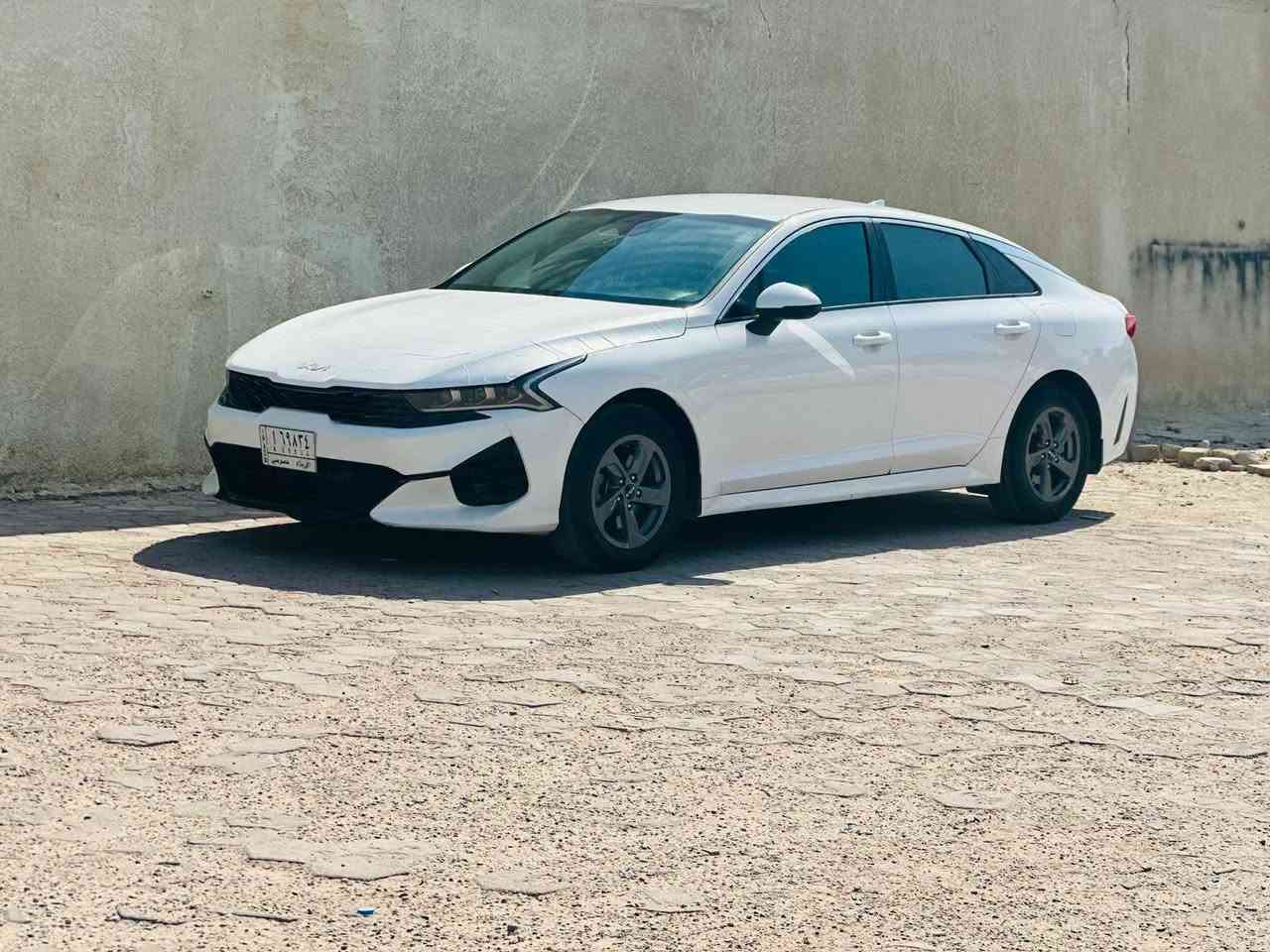 السلام عليكم
كيا K5 موديل 2022
رقم كربلاء معوقين سنه وصير حرة 
بيها وكاله عامة من صاحب سيارة 
وارد امريكي 
✔️ نظافة عالية جداً 
⚙️ المحرك:
✔️ 4 سلندر
✔️ سعة 1.6 لتر 
✔️ أداء قوي + صرفية مناسبة
✔️ كير أوتوماتيك
✔️ مقاعد مخملي 
✔️ كاميرا خلفية
✔️ حساسات أمامية وخلفية
✔️ لايت زينون + LED خلفي
✔️ هندبريك بصمة
✔️ تحكم ستيرن متعدد الوظائف
✔️ مثبت سرعة
✔️ نظام Eco / Sport
✔️ مكيف أوتوماتيك
✔️ شحن USB
✔️ نظام ABS
✔️ مانع انزلاق
✔️ وسائد هوائي
✔️ نظام المحافظة على المسا
✔️ تحذير النقطة العمياء
للبيع  او المراوس 
السعر مطلوب135ورقة
البصرة الجمهورية
هـ7735242744
