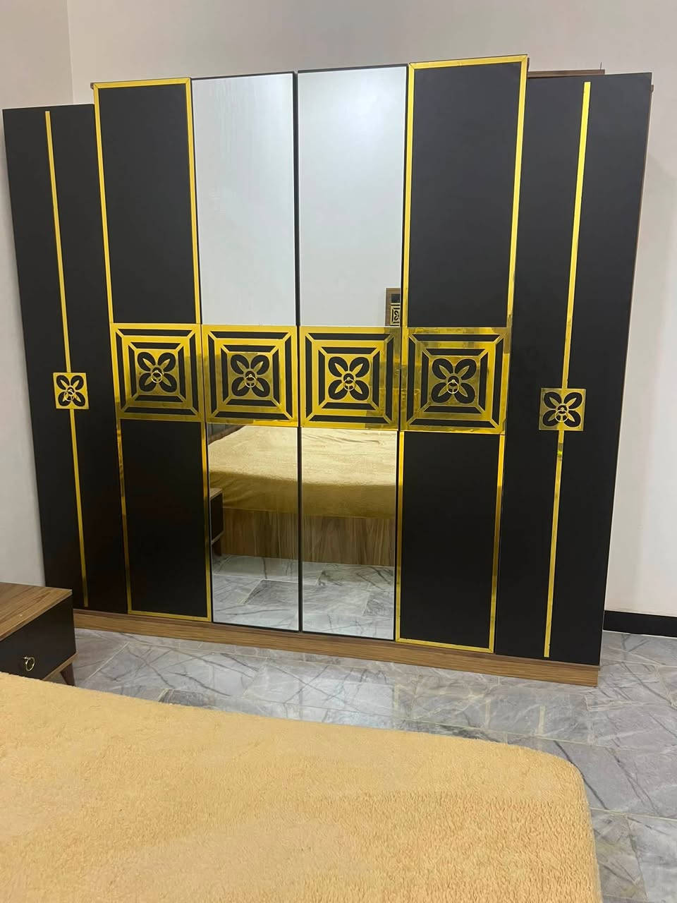 سلام وعليكم هاي الغرفه للبيع سعرها 550جديد تركي الاستفسار اتصال علئ الرقم ***********
