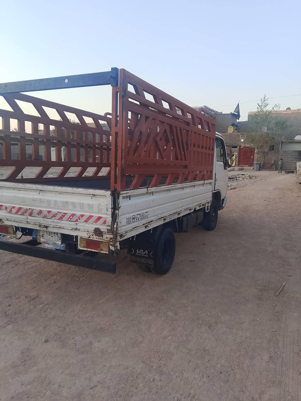 السلام عليكم كيا سامسونك  للبيع رقم بغداد موديل 2000 سياره جاهزه للشغل  تحويل مباشر مكان كربلاء السعر 48 وبيها مجال رقم الهاتف ***********
