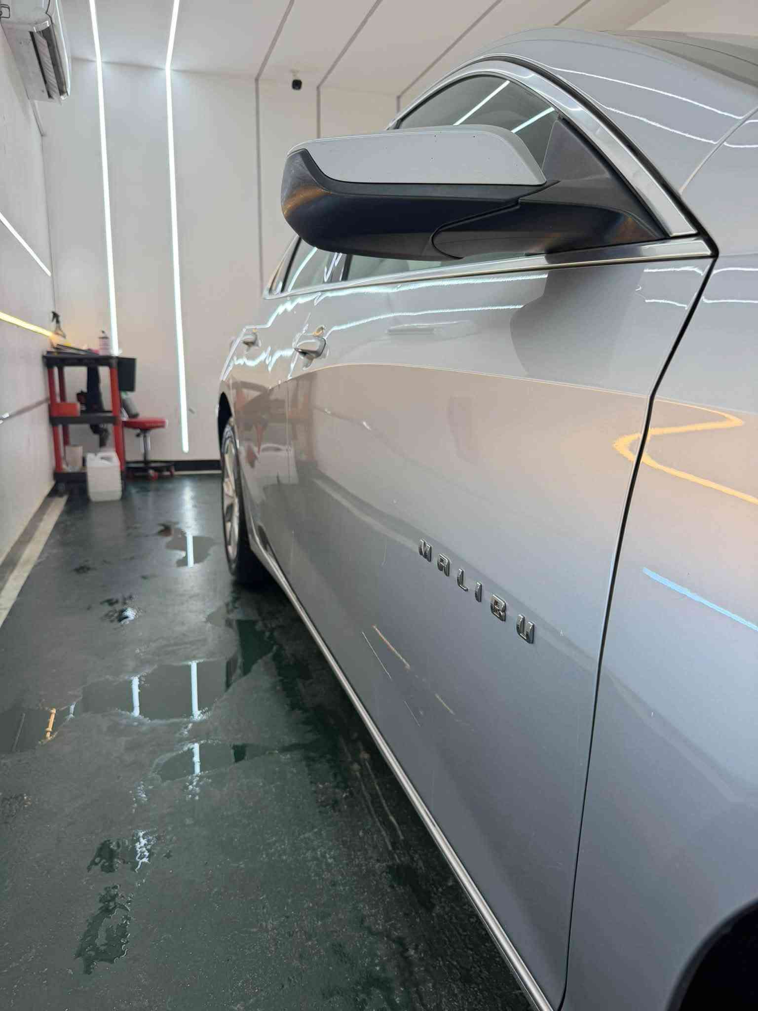 سلام عليكم
للبيع
ماليبو 2020
مواصفات LT المعروفة 
مكينة 1.5 Turbo
السيارة بحالة جداً نظيفة وايدي بيها وادامة كل ٦ اشهر  
مكينة وگير وراديتر كلهن بلادي ممفتوحات كفالة
فيول بمب جديد ، صدر بحالة ممتازة ، كهربائيات السيارة كلها سليمة

حادث السيارة جاملغ ايسر ، بالعراق بيها بارد بالجاملغ الايمن على گد شبر وهم موضح بالصور
سونار السيارة من المندلاوي جديد موجود بالصور
صور الحادث من جعفر ابو الشواصي جديد موجود بالصور
تقرير السيارة من امريكا موجود عندي للي يريده

السيارة ماشية 156 الف كيلو
مشي امريكا 90 الف كيلو

السيارة رقم اربيل سنوية بأسمي
مكاني بغداد شرط التحويل

السعر 115 ورقة

التفاصيل كلها موجودة بالصور ، الشراي يتصل على الرقم
***********
متواجد واتس اب

حياكم الله

