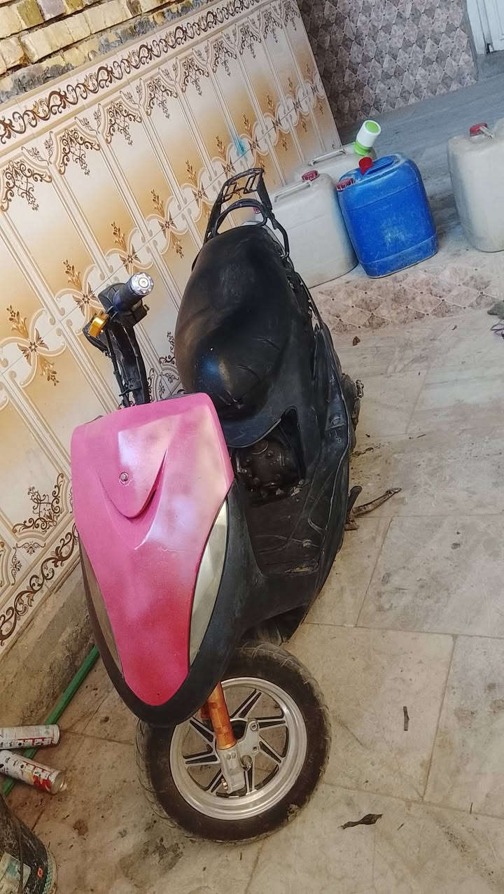 السلام عليكم دراجه لبيع ماكس عدله دراجه كاملن نكره سلف برغي ما نقصه دراجه
دراجه مكيمه (مفتةحه بس ولفات ) 
بوشت دراجه 49بلاد
دراجه شلعه طياره ومعدل خير من الله 

دراجه بيه تزويد خير من الله بيه وياله رياصي نجمه 
وبيه دبلات مامي 

دبل خلفي رياضي 

وبيه شيال رياضي 

وبيه صالصه اف ام رياضي 

وبيه قطرت دهن رياضي 

يدت بريك رياضي
مكاني ناصريه سوك الشيوخ 
تواصل ***********
