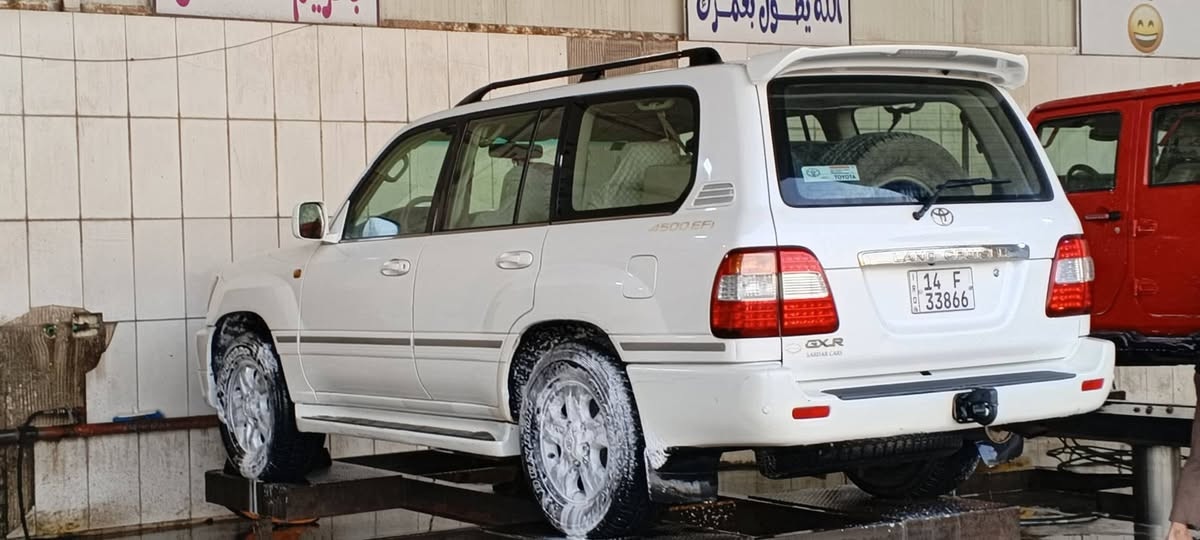 لاندكروز ٢٠٠٦ • رقم بصرة • دفع رباعي