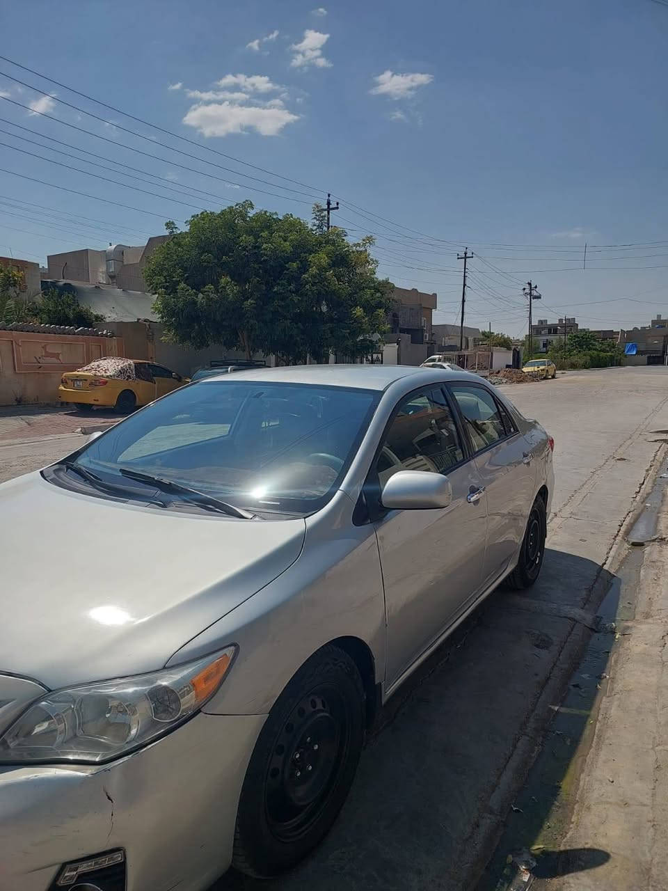السلام عليكم جميعا
@للبيع كورلا كندي موديل 2011 رقم اربيل باسمي دولي سياره بيها جراد بسيط كما موضح بالصورة محرك 1800 تبريد ثلج صدر امامي خلفي تخم تايرات سياره نظيفة
سعر 120$
المكان كركوك الاتصال
 ***********
