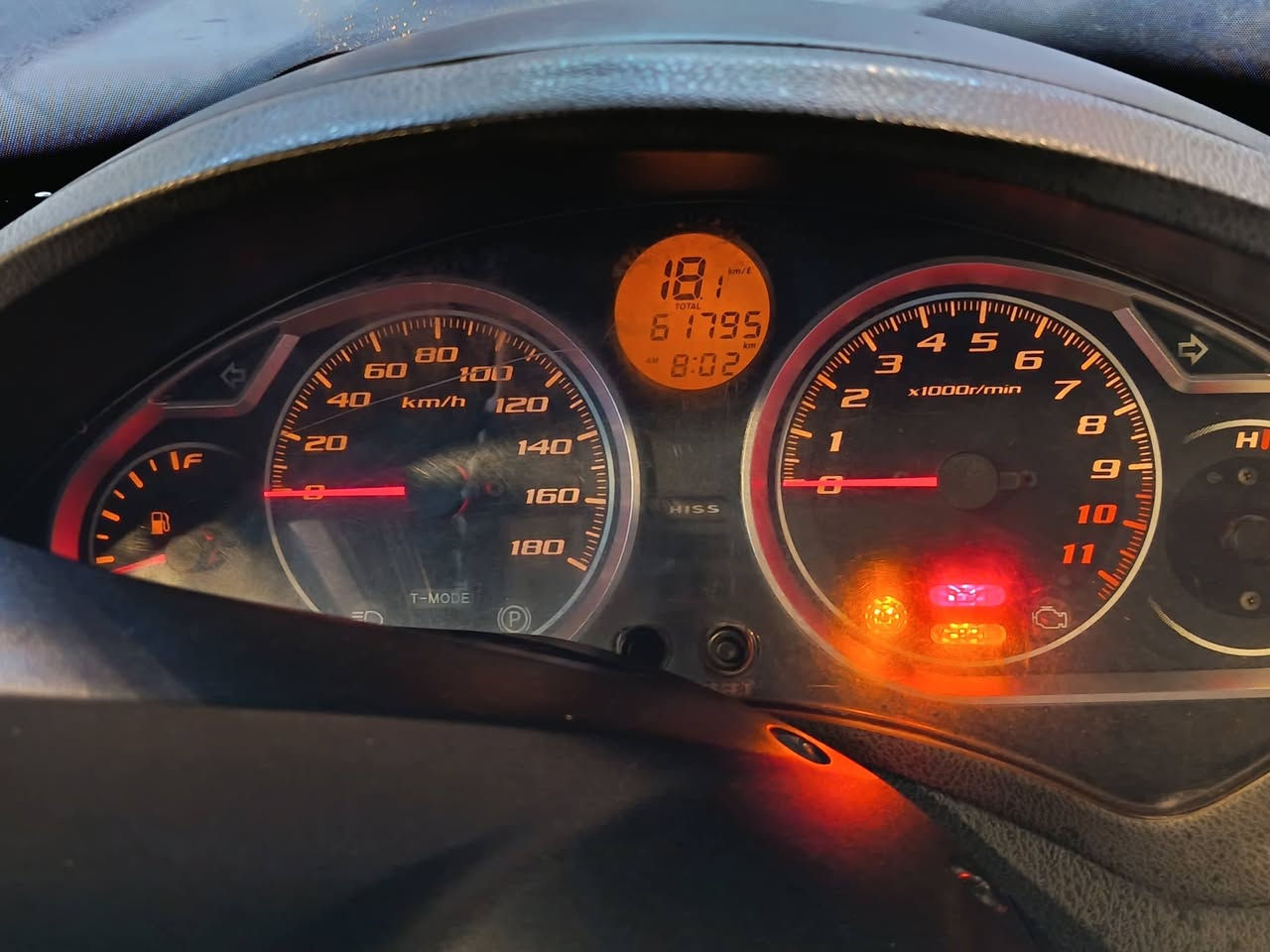 سلفر ونج جيتي 400
مكينه فووول ناعه
نظام. ABS
تدفئة يدات 
فلنجات الذهبيه 
دراجة كامله 
مابيها اي نقص 
خلي الها دهن وبانزين واطلع بيها 
العنوان 
بغداد 
مدينة الصدر 
***********
السعر 25 ورقه
