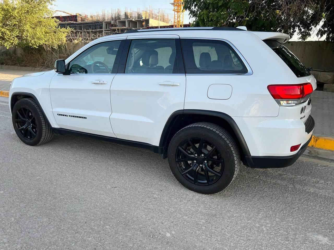 جيب 2019 خليجي وكاله ليث العبيدي  Black top

ماشيه 163 الف كيلو حجم المحرك :3600( 6 سلندر ) 

السيارة كفالة عامة 

المواصفات: 

- ويل SRT 20 اصلي 

- سلايد روف  

- ماوس وضعيات قياده الفور ويل 

- اشاير بالمري حساس مع هيتر

- ⁠داخل بيجي  

- بصمه دخول

- فول تحكمات ستيرن  

- ⁠شفتات ستيرن 

- ⁠كروس سرعة 

- ⁠اوتو هولد

- ⁠توقف ذاتي

- اناره ترحيب  

- الكشنات الاماميه كهرباء 

- شاشه   

- حساسات امامي وخلفي 

- رادار جانبي وخلفي وامامي (مانع للتصادم) 

- كاميره خلفيه

- لد امامي + زينون بلادي + زراك لايت

- دبل هوك امامي

- قطعتين تبريد

- ⁠نظام سبورت + ايكو 

- ⁠نقطة عمياء  

- مري شفط كهرباء

-رقم اربيل بأسمي تريد تحويل او وكالة 

السعر 265 وبيها مجال مكان السيارة بغداد 

للتواصل ***********  او ماسنجر
