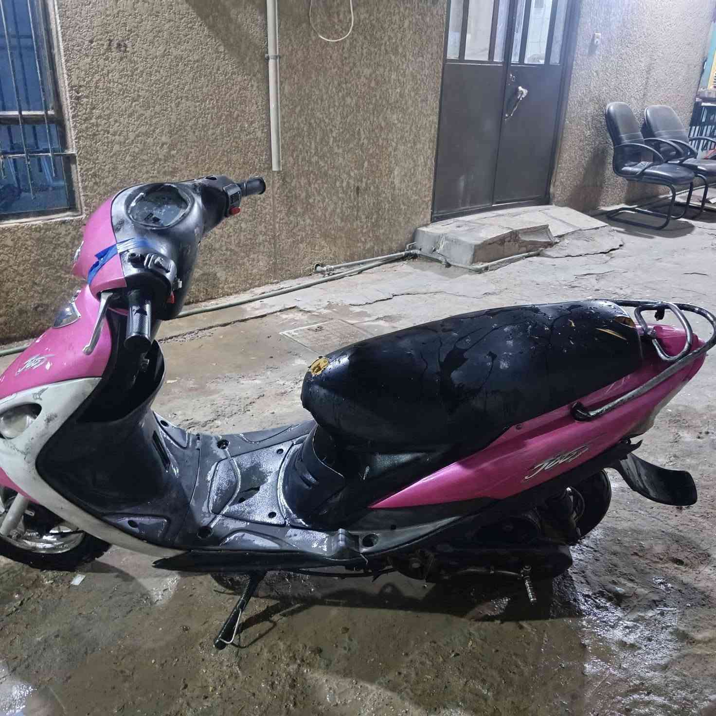 دراجه للبيع ع حتتكها دراجه كايمه رادلها تجفيت بدون صلنصه دراجه رادلها ترتيب سعرها 175  الف  قفلها تواصل واتساب ***********
