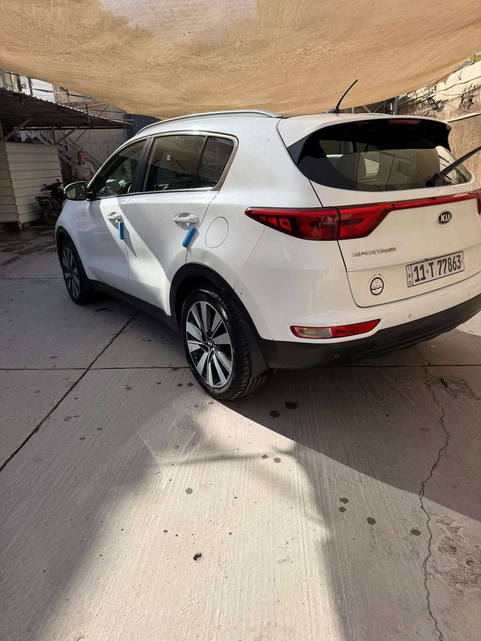 سلام عليكم كيه سبورتج مديل ٢٠١٨ سيارة بيهه دعامية المامية صبغ وبل باب السايق شبر بارد فقط سيارة ماشية ١١٠ بسمي تحويل ثاني مكان كرادة هاذه رقمي *********** سعر /١٧٥/
