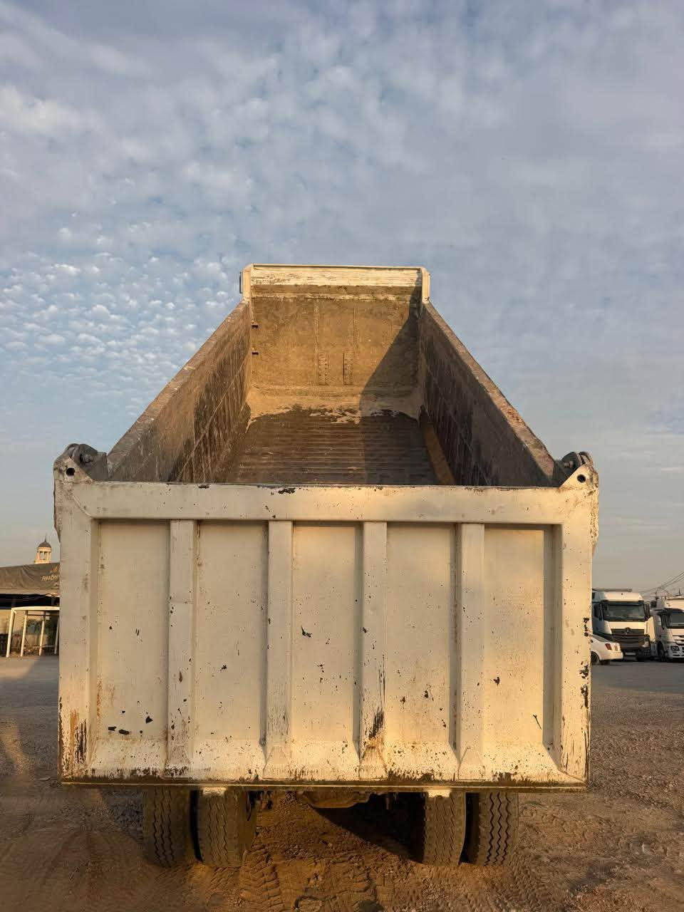 سلاو خوای. گەورە تان. لێبێت. ئەم. بۆدییە. بۆفرۆشتن 
بۆدی. ئەڵمانی بیلادە جەگی کریناڵ ناوبۆدی باشە 
جوابی نامە. نادەمەوە. ئەوە ڕەقەمی خاوەنییەتی 
-***********
بۆدییە کە. لەدهۆکە
ئەدمین گیان. وەری گرە ❤️

نص مكتوب في الصور:
- دريبي ٦ متر
- بلندي ١٥ استم
- ٢٠١٠ غره هي Want the full version? Access location-based lenses and features Turn On Location