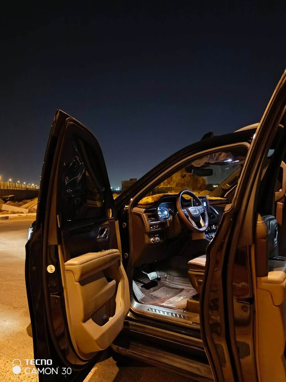 سلام عليكم
 جمسي يوكن م 2024فئه SLe 

ماشيه 24الف KM سياره جديده كلشش 

مغلفه بي بي اف ارقى انواع  مواصفات 

كامره خلفيه حساسات خلفيه واماميه

 رادارات اماميه وجانبيه وخلفيه ثلاجه كبيره 

قياده ذاتيه 
عينه ديجيتال 
شاشه كبيره 
باب خلفي كهرباء وبيها حساس قدم 

وباقي مواصفات معروفه سياره استعمال جيد سياره كفالة من كلشي ماشيه قليل واني محافض عليها استخدام شخصي وسياره الياخذها شايف الف خير بيها جديده بحاله وكاله وهيه وكاله المنصور بس ضمان مده 5سنوات وهيه بحاله الوكالة 

*********** هاتف متواجد واتساب 

السعر 502 ورقه 

مكاني بالبصرة
