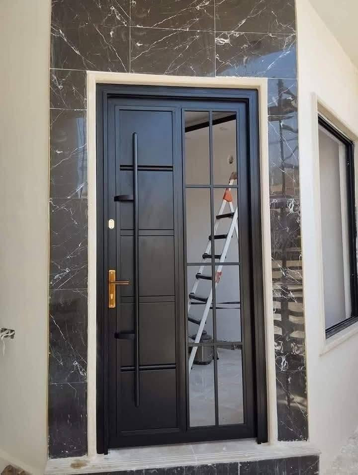 حداد متنقل كافة اعمال الحدادة سقائف جينكو وكيسبان وعمل سندويج بنل وتنصيب باب سلايت عمل محجر درج اسيجة حديد ابواب شبابيك انواع النقشات موجودة غرف سندويج مكاني بغداد نهروان متواجد خاص رقم الهاتف ***********
