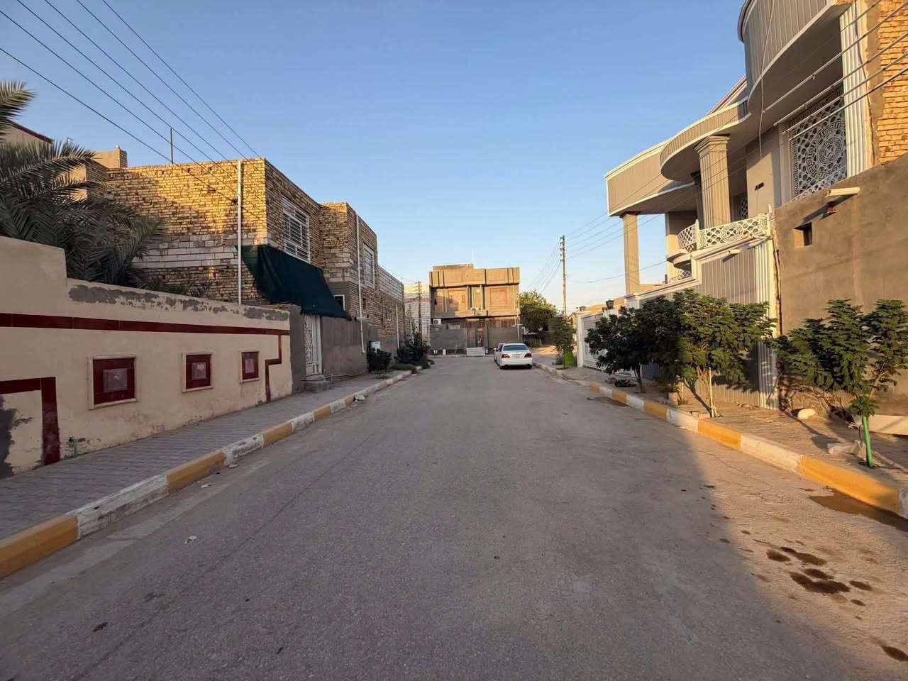 .🛑 بيت  للبيع 🛑 
المنطقة : حي الحضاره  🚩
اقرب نقطه داله : منطقه النسر / قرب شارع الدغارة 

المساحه :  100✅   واجهة 10🏛️
        
طابو صرف
التفاصيل؛طابقين الطابق الاول ؛غرفه وصاله ومطبخ وستقبال وصحيات داخليه وخارجيه ومنور 
الطابق الثاني ؛غرفتين نوم وصاله 

.............
للاستفسار
     مراجعة مكتب رسول الوزني للعقار  
الديوانية . حي الحضارة .شارع اسواق طيبة
 للمعلومات ولمزيد من التفاصيل ⬇️
       مراسلة الصفحة  
      ارقام الاتصال 

***********
