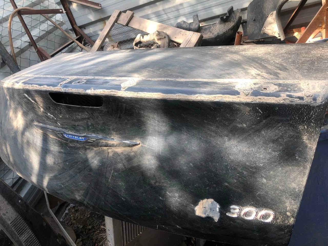 ابواب  امامية وخلفيه بصف السايق بيهن ضرر بسيط بلاديات مال حدث من امريكة وصندوك نظيف بدون ظرر مصبوغ من امريكة  وغراض كم شغله الي تفيده ***********
