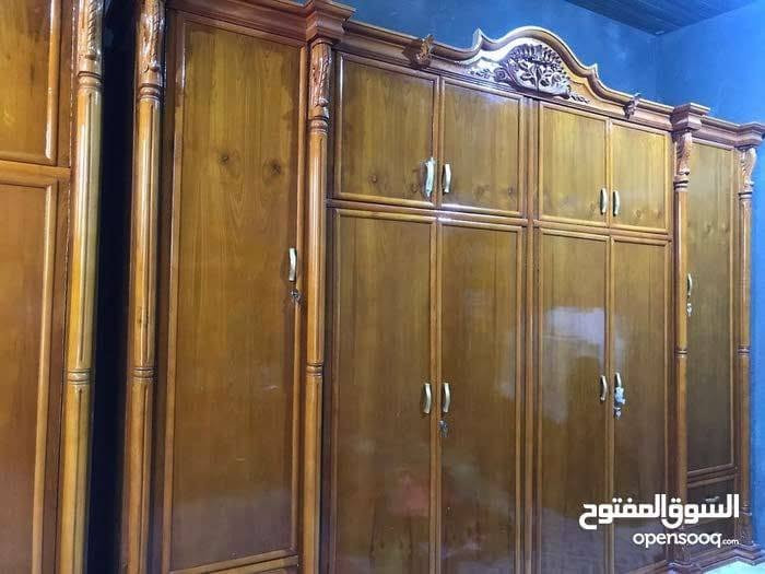 لالسلام عليكم لدينا غرفه اخشاب جديده غير مستعمله للبيع العنوان البصره الطوبه والنخيله السعر مليونان ونص وبيها مجال اللي حاب يتواصل على الرقم ***********

نص مكتوب في الصور:
- السوق المفتوح opensooq.com
- السوق المفتوح
- opensooq.com