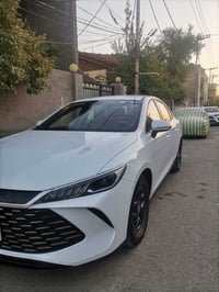 لون ابيض • داخل احمر • ماشيه ٢٠٠٠٠