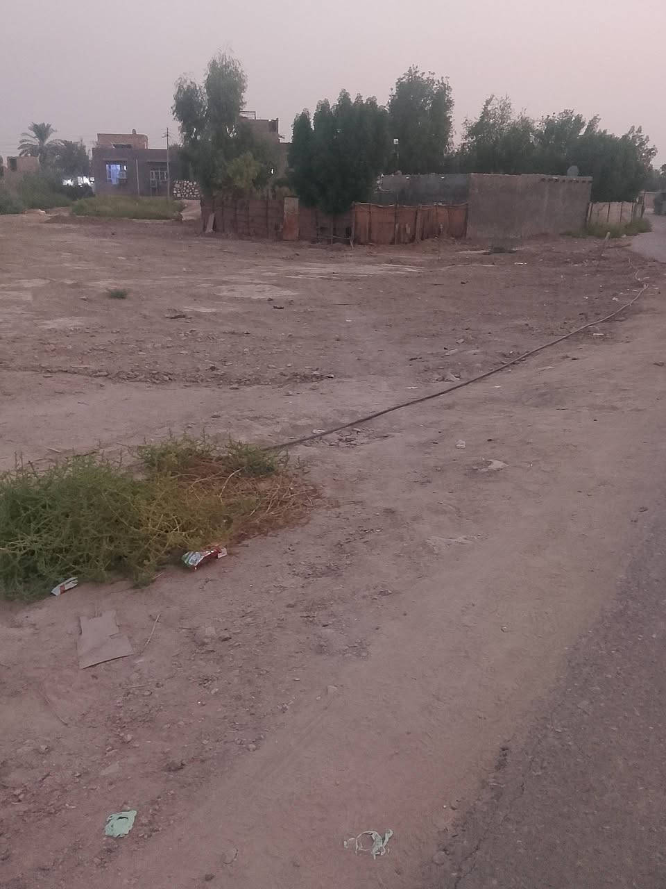 السلام عليكم عندي قطعة أرض للبيع مساحته 515 سند 25 طابو زراعي قرب سيطرت الآثار قريت الرافدين قريبه عل مدرسة وكهربا وماي بصفها وتبليط ***********
