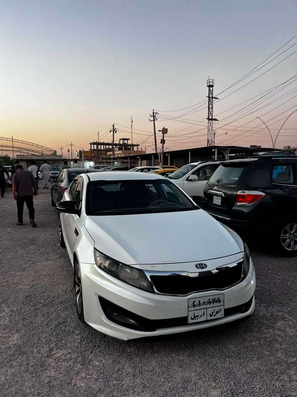 كيا اوبتما للبيع ٢٠١١
السياره بيهه جاملغ امامي وباب خلفي 
مكان السياره الانبار
السعر ١٠٥ وبيهه مجال
***********

