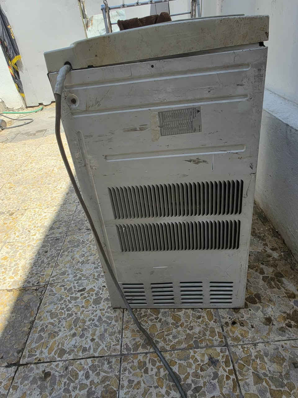مكيف الحافظ 2 طن شغال
سعره 200
***********
