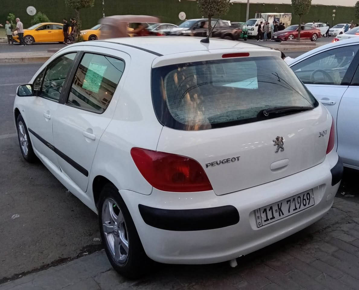 بيجو فرنسي موديل 2005 سيارة جاهزه كير محرك صدر تبريد مكفولات بيه صبغ عام مكفوله من ضربه سعر 50 بيه مجال قليل شراي يتصل مكاني بغداد رقمي ***********

