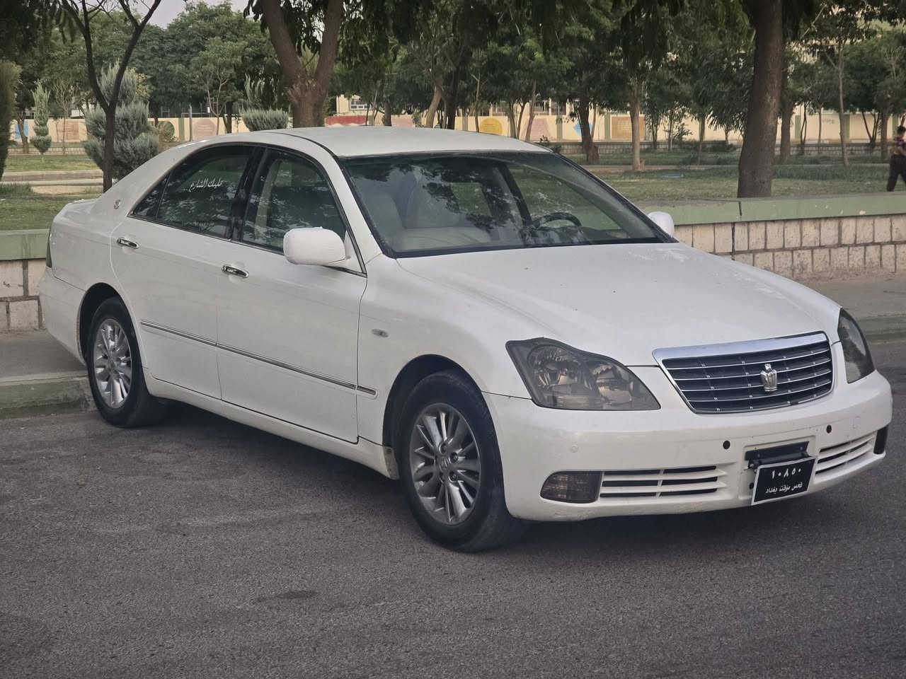 2005
براوة 
2دووگمة شاشة 
مةكينة 182
تةبريت ساردوو گةرم بةسراوة 
سةقفي بؤياخي ئةورووباية كؤدي نيية 
سعري 42قفلي 
***********
شوين كةلار
