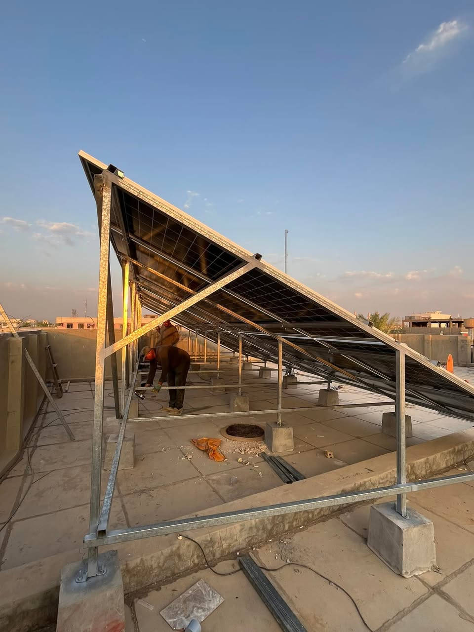لله الحمد تنصيب منظومة 30 امبير في منزل الحاج 
محمد حميد عيني

- انفيرتر GOODWE  8kwh عدد 2 
- بطارية Dyness 16kwh عدد 2 
Longi x10  -

📍 فرع سامراء – صلاح الدين
سامراء – القادسية – مقابل مول سامراء
📞 محمد: ***********
📞 فاروق: *********** 
📍 الفرع الثاني – الأنبار / الرمادي
شارع المعارض
📞 مؤمن: ***********
📞 علي: ***********
📩 للاستفسار عن المنظومة المناسبة لك، تواصل معنا وسنساعدك باختيار الحجم والمكونات المناسبة.
النخبة للطاقة الشمسية… اختار طاقتك، واحنا نجهزها إلك. ☀️💙
#النخبة_للطاقة_الشمسية #الطاقة_الشمسية #سامراء #صلاح_الدين #الرمادي #الأنبار #منظومات_شمسية #طاقة_شمسية #عروض_الطاقة_الشمسية
