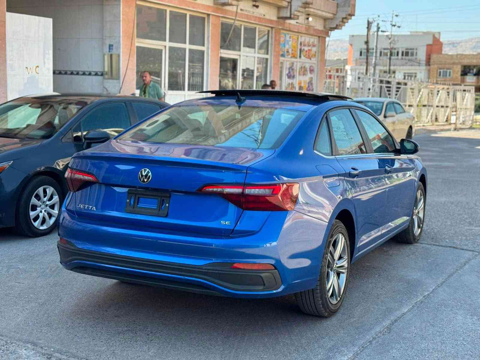 Volkswagen jetta se plus 2024
فقط بوند صبغ بدون دواخل، 
بجمها كبس
راديتر و مروحات بلادية و ٤٧ الف ميل ماشية
مواصفات SE Plus فول مواصفات
جاهزة بدون مصرف 💯
كل شي بلادي شركة 💯
مكان : عقرة - ئاكرى 
سعر : 129$ 
رقم : ***********
*********** اكر, نينوى
