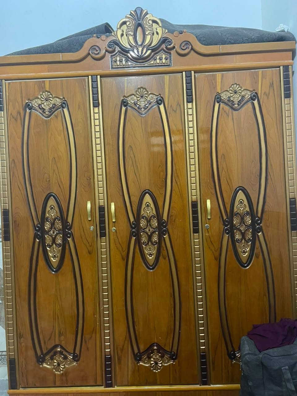 كناتير البيع ابو 3 وابو 6 نضيفات كلش بسعار مناسبه مكان ناصريه غراف ***********
