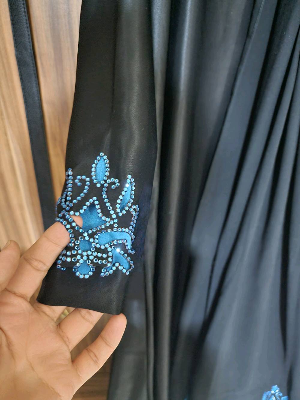 عبايات اماراتية • خامة أصلية