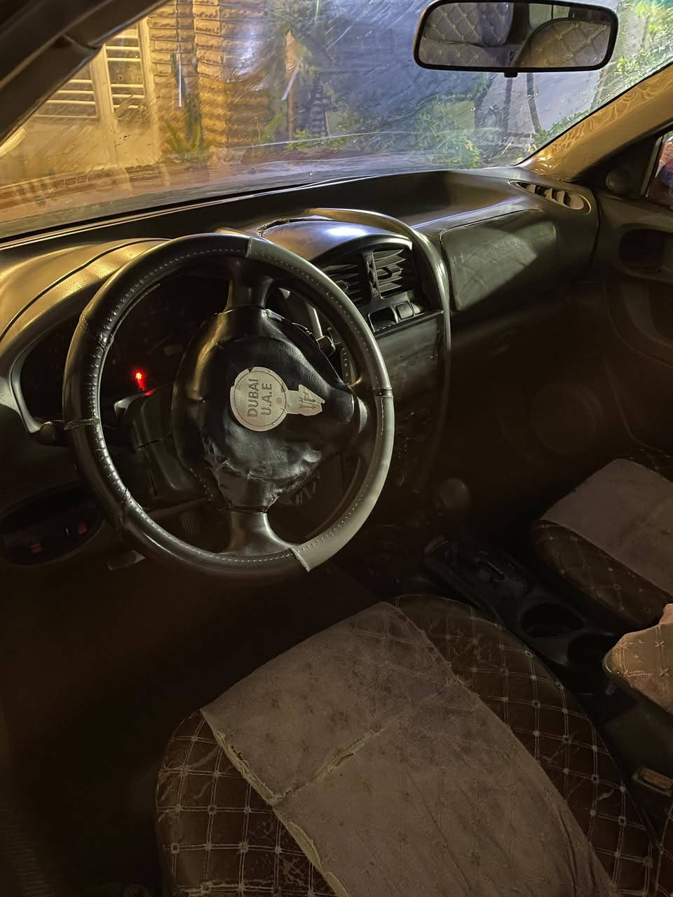 السلام عليكم 
سنتافيا موديل 2001 للبيع نظيفه وتأكد من نظافتها بالصور 
محرك 2700 
6 سلندر بلادي 
التبريد نقص غاز فقط 
السعر 60 وبي مجال 
مكانها بغداد حي الجهاد الرفاق 
الرقم متوفر واتساب ***********
***********
