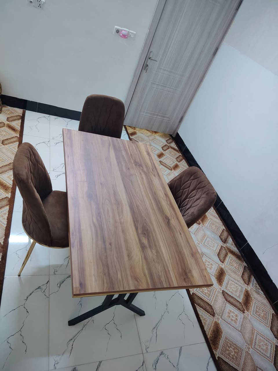 سلام عليكم ورحمة الله ميز طعام بل شرط نضاف حيل شراي يخابر ويدلل العنون كركوك حي العروبه قرب جسر الرابع حجز ماكو اليريدهن يجي ياخذهن ***********
