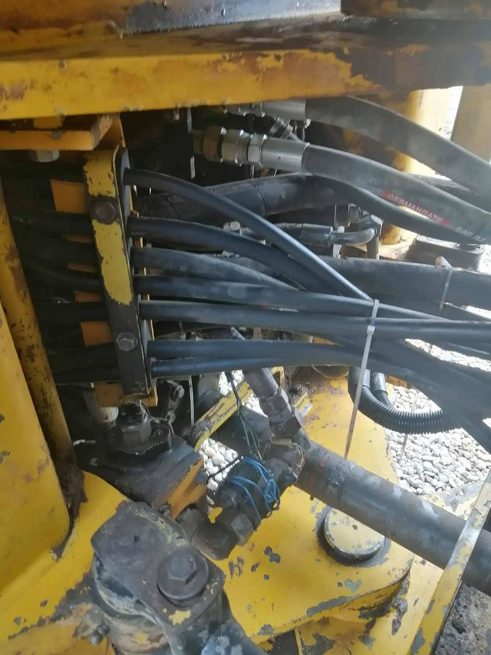 شفل للبيع
النوع كوماتسو

الموديل ٩٧

حجم ٣٢٠

اكسل وكير ومحرك كله بشرط

خالية من الصبغ

رقم السليمانيه

المكان كركوك الحويجه

السعر المطلوب 220 وقابل للتفاوض

***********
