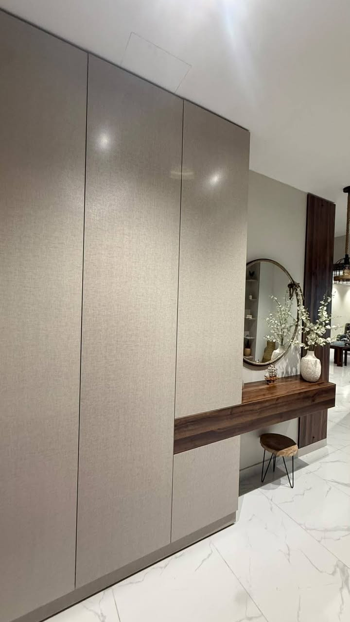مساء الخير....
عندما يتم اختيار تصميم مميز والوان هادئة وجميلة وشركة ذات خبرة في عالم النجارة الحديثة تصبح النتائج مبهرة....
#آخر اعمالنا في شهر محرم الحرام 
للاخت الفاضلة أن علي 
في مجمع النسيم السكني
مطبخ مودرن
مع ثلاث غرف نوم
وغرفة غسيل
مع مدخل الشقة 
مع TV UNIT عدد 2
للاستفسار اكثر يرجى الاتصال بالرقم 
***********
او زيارة المعرض الكائن في مجمع بسماية الشارع العام الاستدارة الثانية بعد بوابة الدخول القديمة بالقرب من مطعم كرم اهلنا ومجاور مجمع حيدر الكهربائي للمواد الإنشائية وشركة برايم للتوصيل السريع
