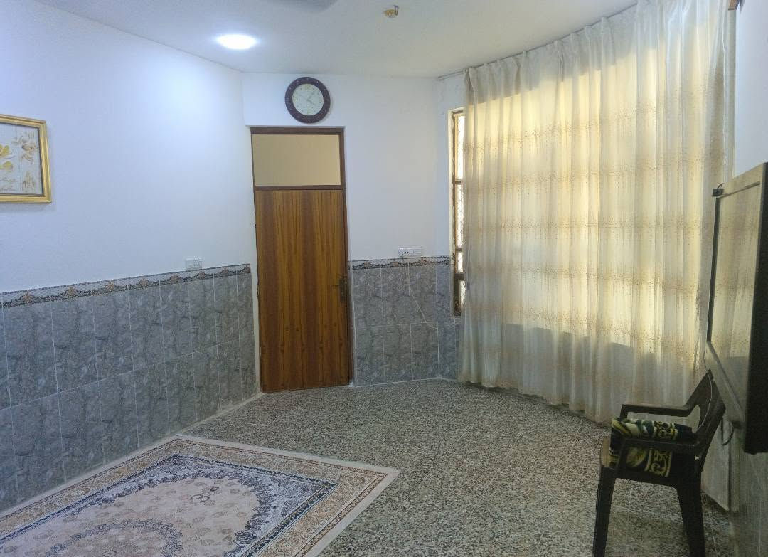 السلام عليكم
بيت للبيع في هور رجب المساحه 400م قريب على الشارع العام وبداية هور رجب متوفر كافة الخدمات (ماء كهرباء تبليط) للتواصل على الرقم ***********
