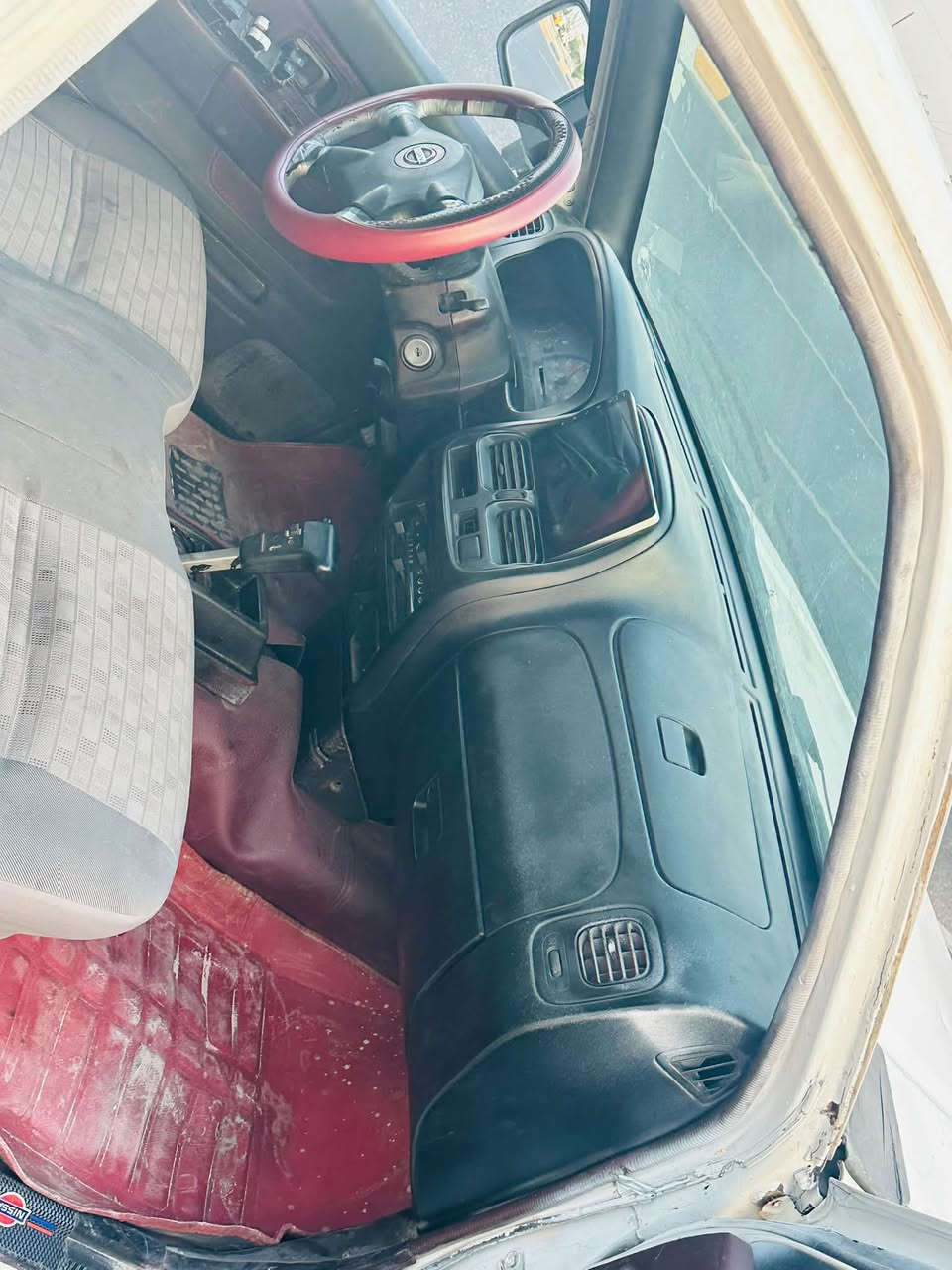 نيسان • مديل ٢٠٠٠ • بصرة خولزبير