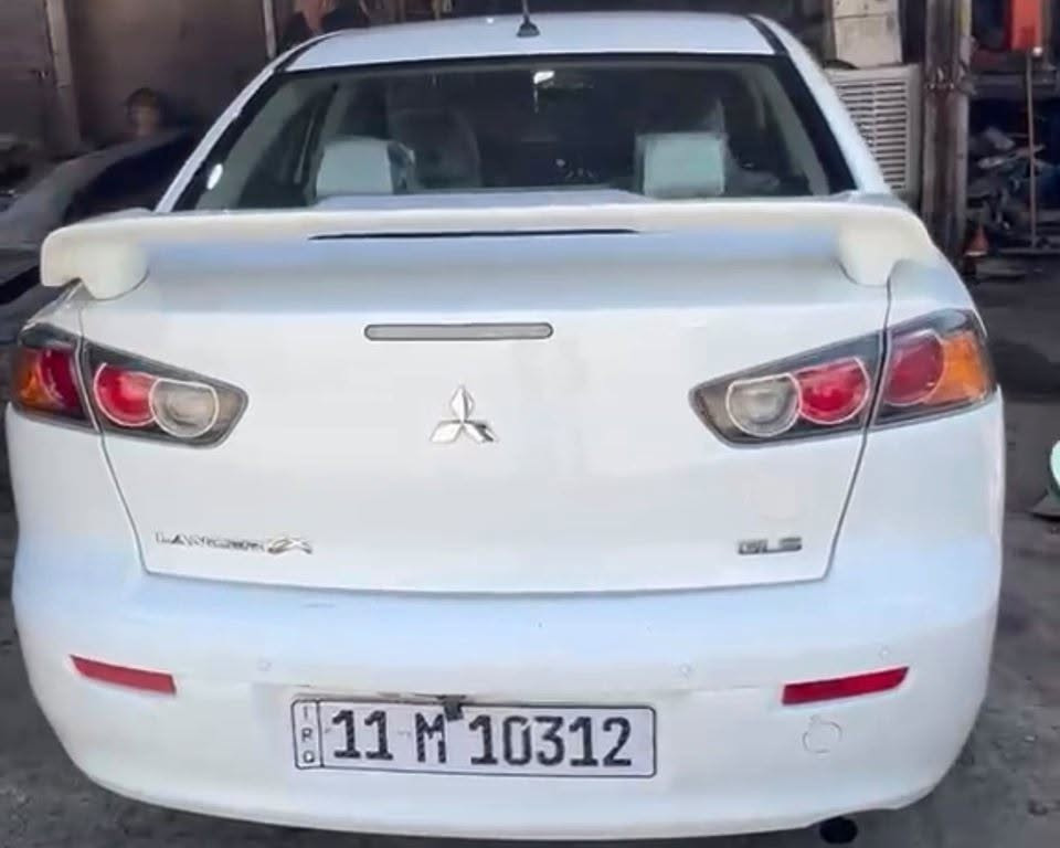 السلام عليكم
لانسر قرش 2015 خليجي مكفولة عدا بارد 

حساسات وكاميرة وتحكم ستيرن 

مكفولة كير مكينة صدر جديد تخم تاير باتري ادامة منظومة البانزين 

مكفولة من كلشي السيارة جديدة جدا ماشية 120 هزة جديدة وسنوية جديدة تحويل ثاني يوم باسمي 

العنوان بغداد الدورة 

***********

السعر 98 وبيها مجال قليل
