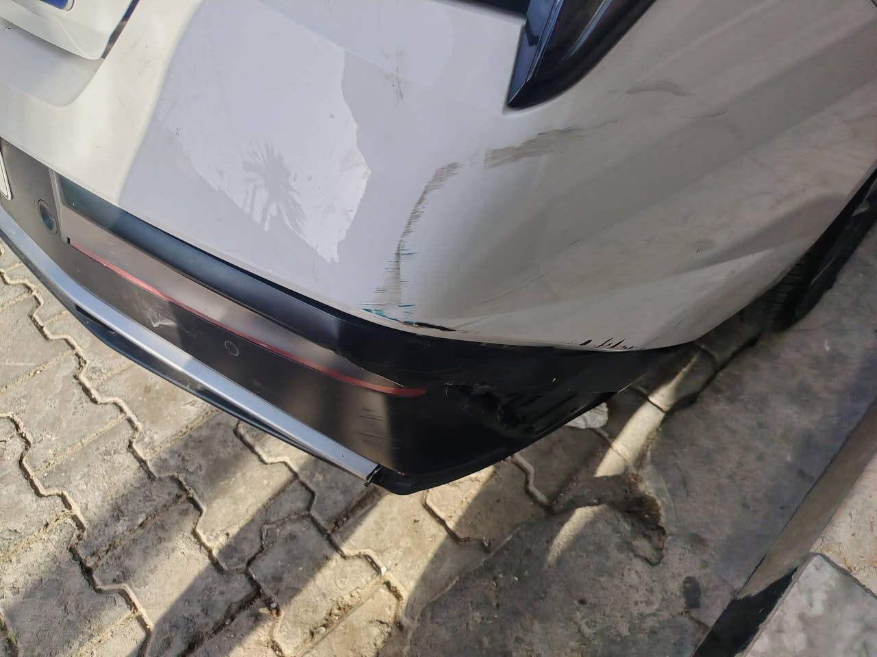 النترا موديل 2024
مكفوله بيها بس طخه بلدعاميه الخلفيه موضحه بلصور ماشيه 37 
السعر 140 وبيها مجال 
  ***********
