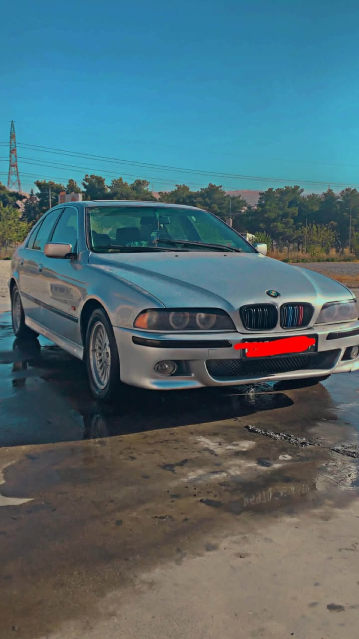 BMW E39 (سەقەر) 530 - بۆ فرۆشتن 🚀🔥
ئۆتۆمبێلێکی زۆر خاوێن و توندوتۆڵ، تایبەت بۆ ئاشقانی گێر عادی و هێز!  
 مۆدێل: 530i  
 گێر: عادی () 🕹️
 ڕەنگ: زیوی (Silver)  
 : بێ سڵاید
 بێدەعام (بە شەرت) ❌💥  
 مەکینە و گێر و تەقە و ڕەقە بە شەرت، بێ کێشە   
 ناوەوە و دەرەوەی زۆر خاوێنە.  
📍 شوێن: تەکیە
💰سعر: ٤٠وەرەقه(,40)
📞 ژمارەی پەیوەندی: ***********به س وه تسئاب
