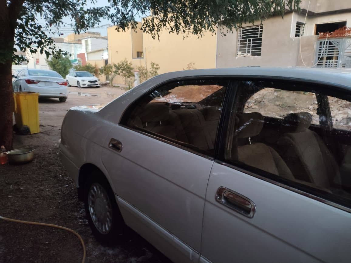 بطة موديل 92 متصل سعرها ( 55 وبيها مجال للشراي) مصبوغة عام مكفولة من الضربة مكينه او گير كفالة تبريد ما يشتغل دواخل  نضيف حيل رقم انبار مداور بالنجف السيارة بيها شو نواقص 1 حدادية نص عمر 2 بورها نضح دهن  3 جامها ما يصعد او ينزل عطل المسطرة .
*********** و ب خدمه
