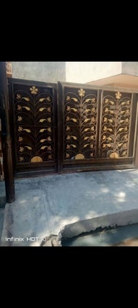 باب كراج • عرض ٣م • ارتفاع ١٩٠