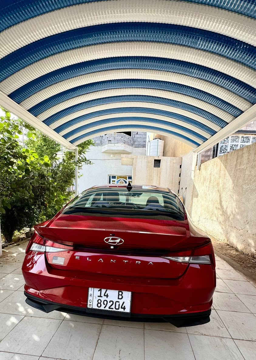 السلام عليكم  
النترا موديل (2022) وارد امريكي 
رقم بصره انكليزي تحويل مباشر سنويا 2029
 المحرك 2000((دوش ))
المواصفات=
رادار امامي وخلفي وجانبي
+ توقف ذاتي 
+كاشف نقطه عمياء 
+تحكم ستيرن
+ثلاث وضعيات للقياده
+مانع انزلاق
+ حادثها جاملق وشويه من البنيد 
السعر 133 وبيها مجال للشراي 
المكان البصرة القرنه 
***********
