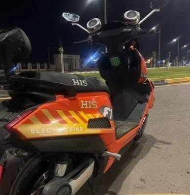 من رخصه الدمن السلام عليكم دراجه شحن HIS الفضائية طراز F1 ملف 3000w 72v32a تخم بطاريات جديده وشاحنه جديده اصليه ولي) دراجه كلش حلوه سرعته الحقيقيه توصل 90 رايده 900 وبيه مجال بسيط *********** واتساب
