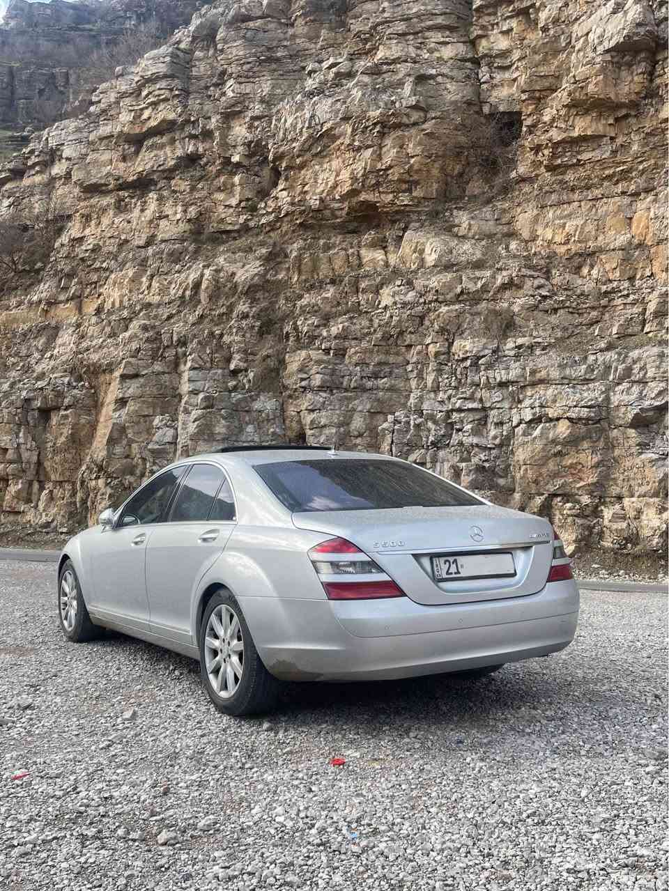 السلام عليكم
مارسيدس s500 موديل 2005 باب قصير للبيع
وراد يابان لون سلفر رقم سليمانية بأسمي هزه و سنويه جديده 
سياره على وضع الشركه بدون اي تحديث او تبديل
بدون حادث بيهه صبغ فقط قطعتين
فول مواصفات 
- سلايد روف
- كشنات جلد كهرباء بحالة ممتازه 
- لايتات زنون عالي و ناصي
- شاشه كبيرة دواره مع كامره خلفية
- كيجات ديجيتال
- فول ايرباك
- ويل كب بلادي
- تبريد بلادي ثلج
- كراسي تدفئة
- جكات كهرباء جميعها شغالة
- جنطه شفط
- برده خلفية كهرباء
- ستيرن صاج
- زراكات لايت
- حساسات امامية و خلفية
- مكينة حجم 5000 V8 جديدة
- تخم تاير جديد اصلي
- شاشة اعطال صفر مسج

السياره على وضع الشركة بدون اي نقص يعني شغل و اطلع

السعر : 16,500 دولار
 (165 ورقة)

المكان : بغداد السيدية

*********** بغداد, العراق
