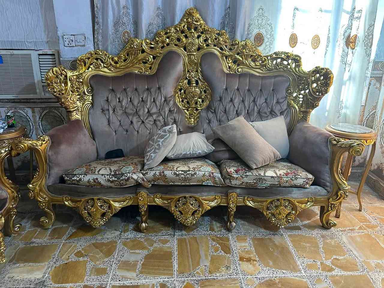 السلام عليكم تخم ملكي للبيع نضيف السعر مليونين ونص وبي مجال المكان بغداد حي العامل ***********
