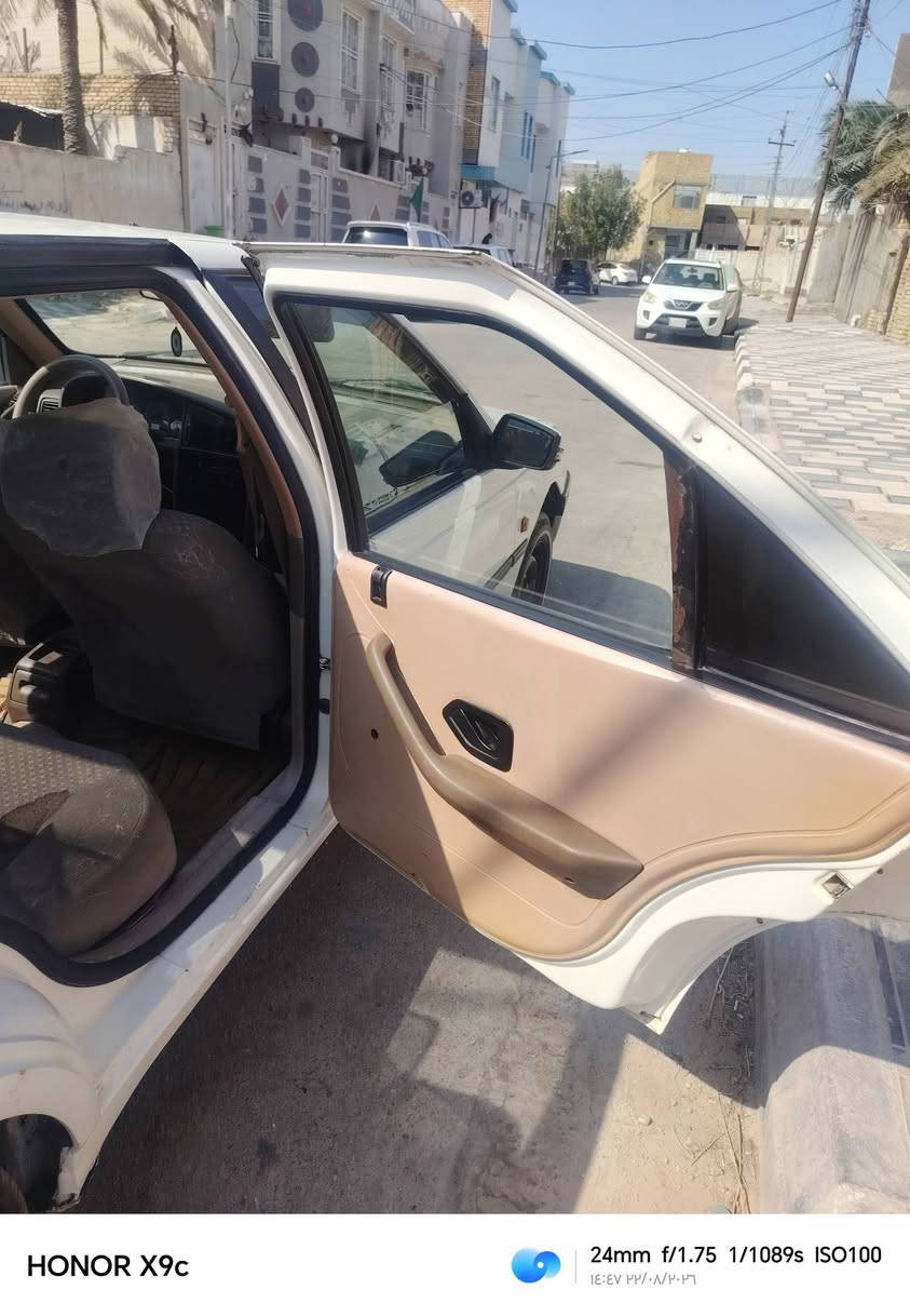 بيجو 405مكينه بلاد سياره جاهزه من كلشي السعر ٤٢ وبيها مجال شراي اتصل مو شراي لا تعبني والنظيف مبين ماكو داعي مكان ناصريه شارع سفينه *********** السياره بأسمي
