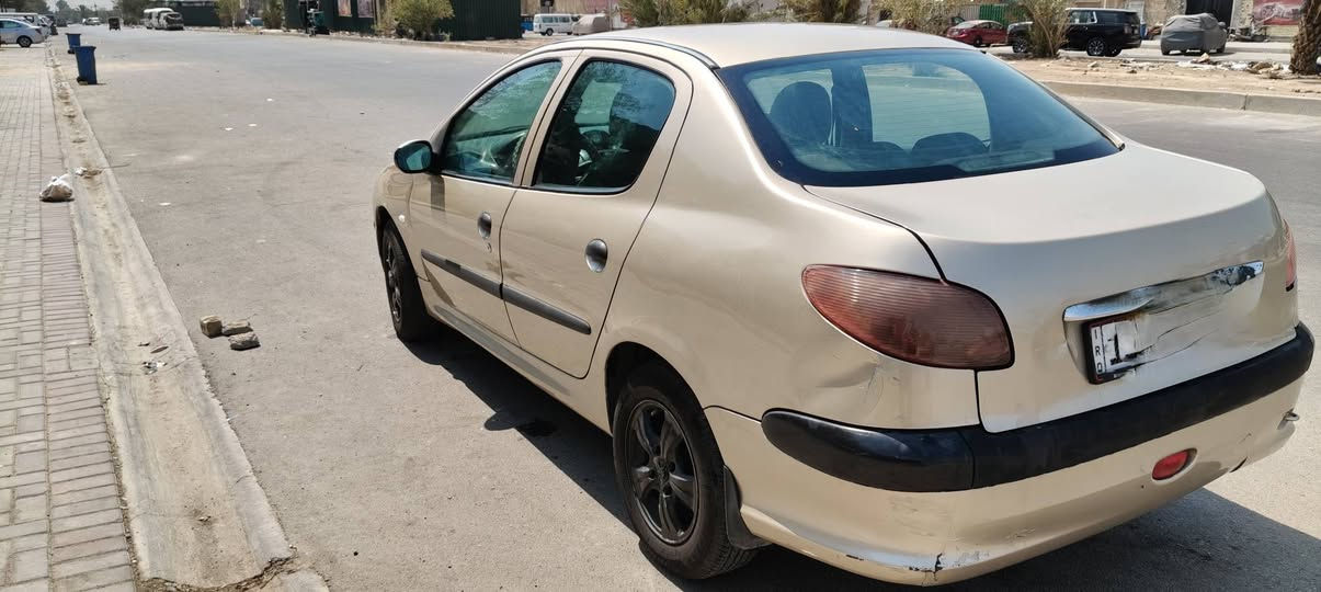 للبيع بيجو 206 موديل 2009  رقم جديد سنوية جديدة هزة جديدة باسمي السيارة مصبوغة حزام اثر جراد جاهزة نقص تبريد شغلة بسيطة جان شغال بس الفان فجئة وكف السعر 42 وبيهة مجال قليل  ***********

